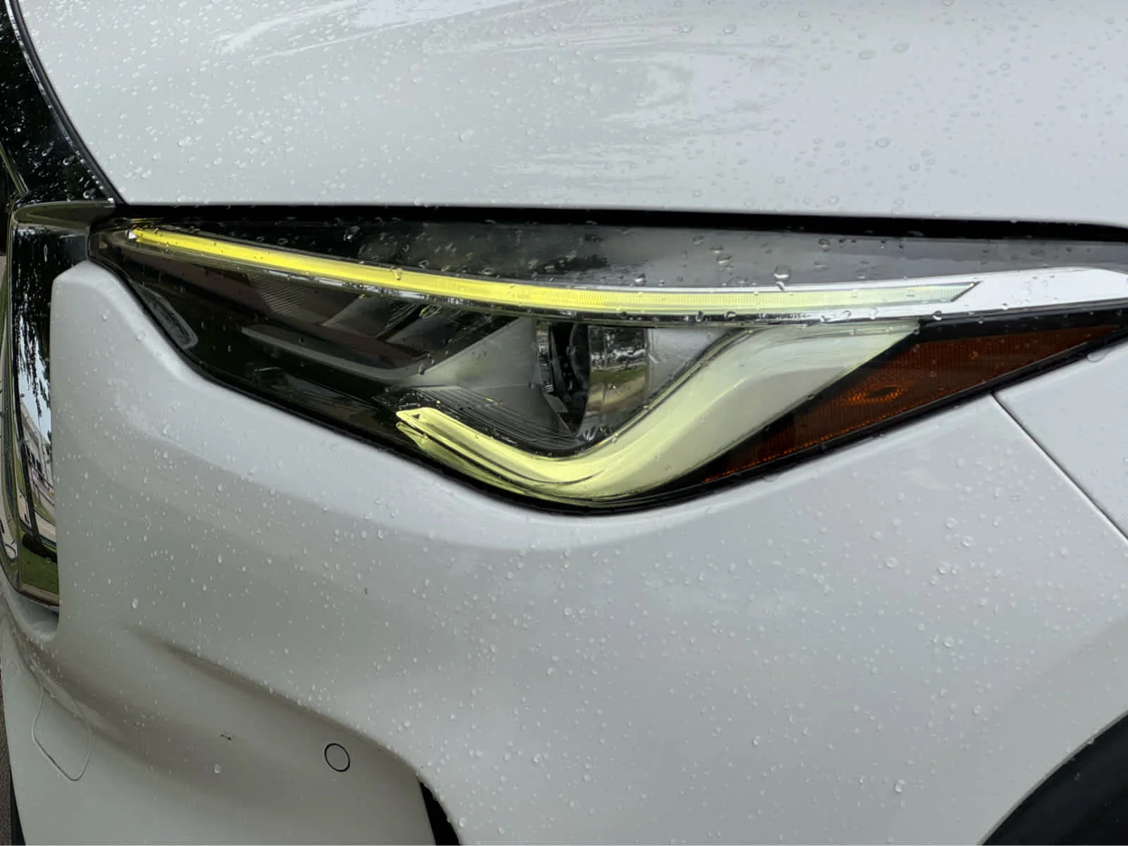 Certified Used 2019 Lunar White INFINITI ESSENTIAL image 9