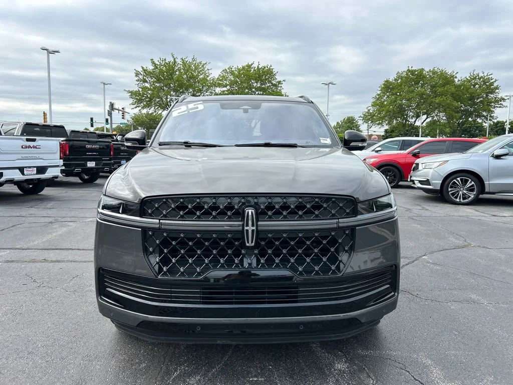 Used 2025 Gray Lincoln Black Label image 4