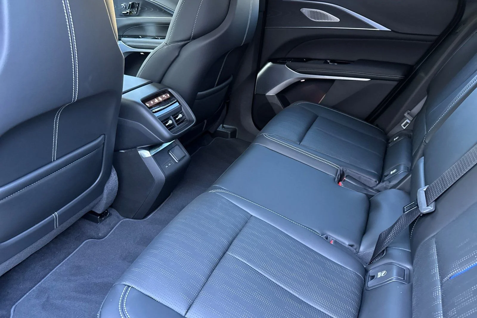 2026 Cadillac LYRIQ V - Photo 12