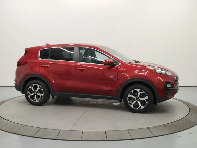 Used 2022 Red Kia LX image 8