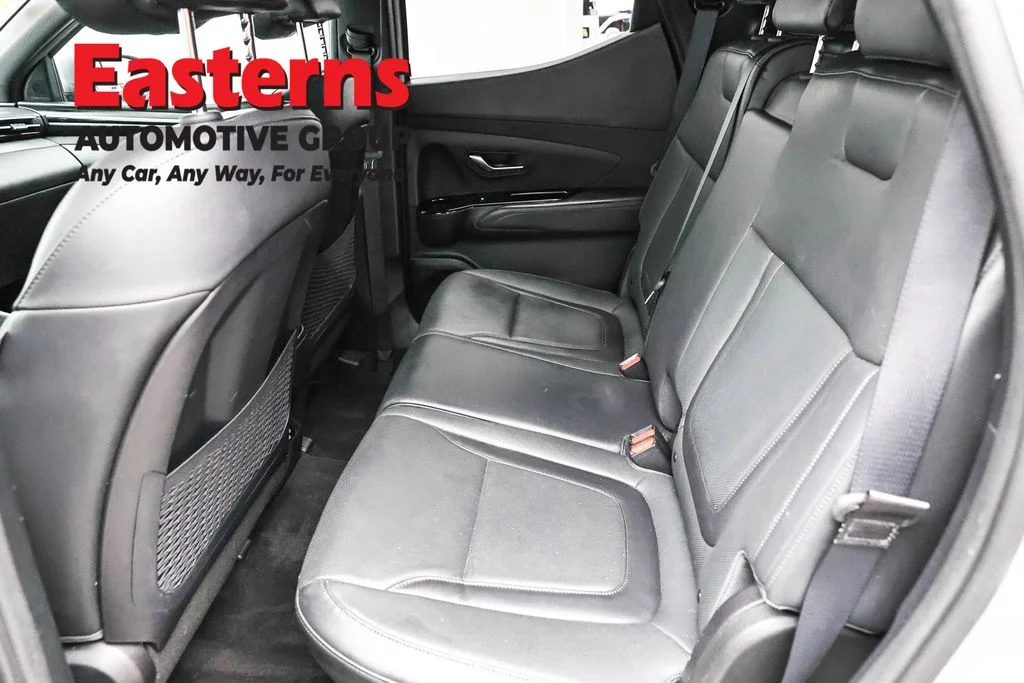 Used 2022 Green Hyundai Limited image 19