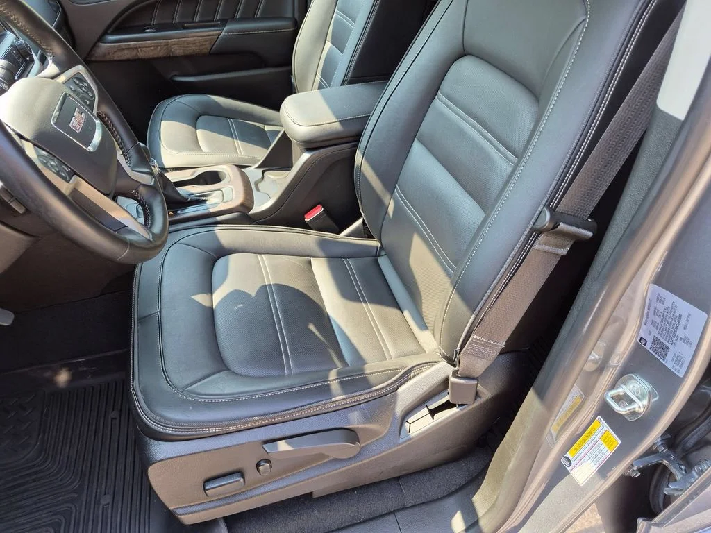 Used 2022 Gray GMC Denali image 23
