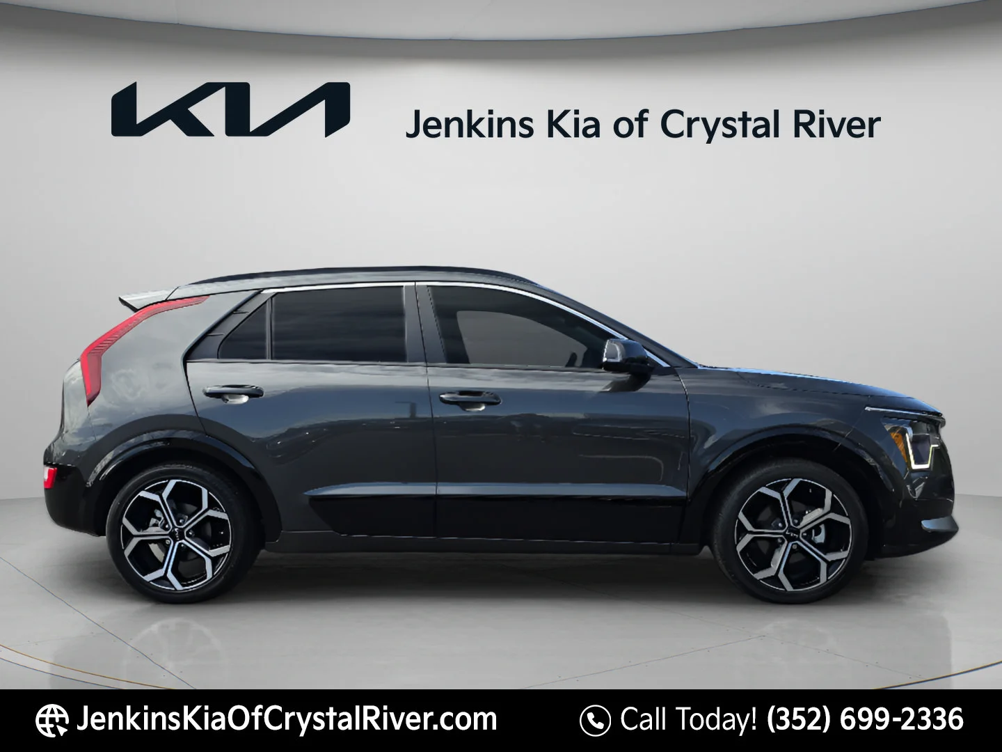 Used 2023 Graphite Gray Kia EX Touring image 3