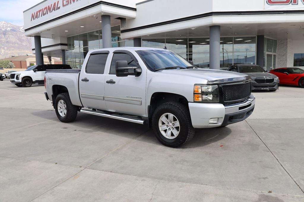Used 2011 Sheer Silver Metallic Chevrolet LT image 8