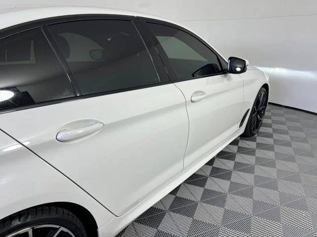 Used 2023 Alpine White BMW 540i image 9