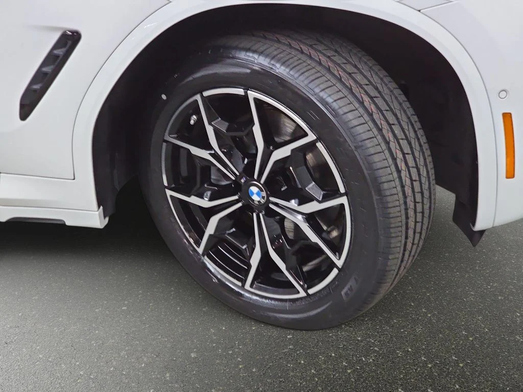 Used 2024 Alpine White BMW xDrive30i image 34