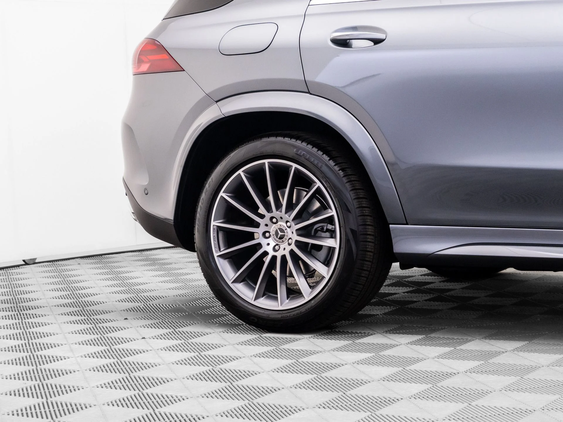 New 2026 Gray Mercedes-Benz GLE 350 image 38