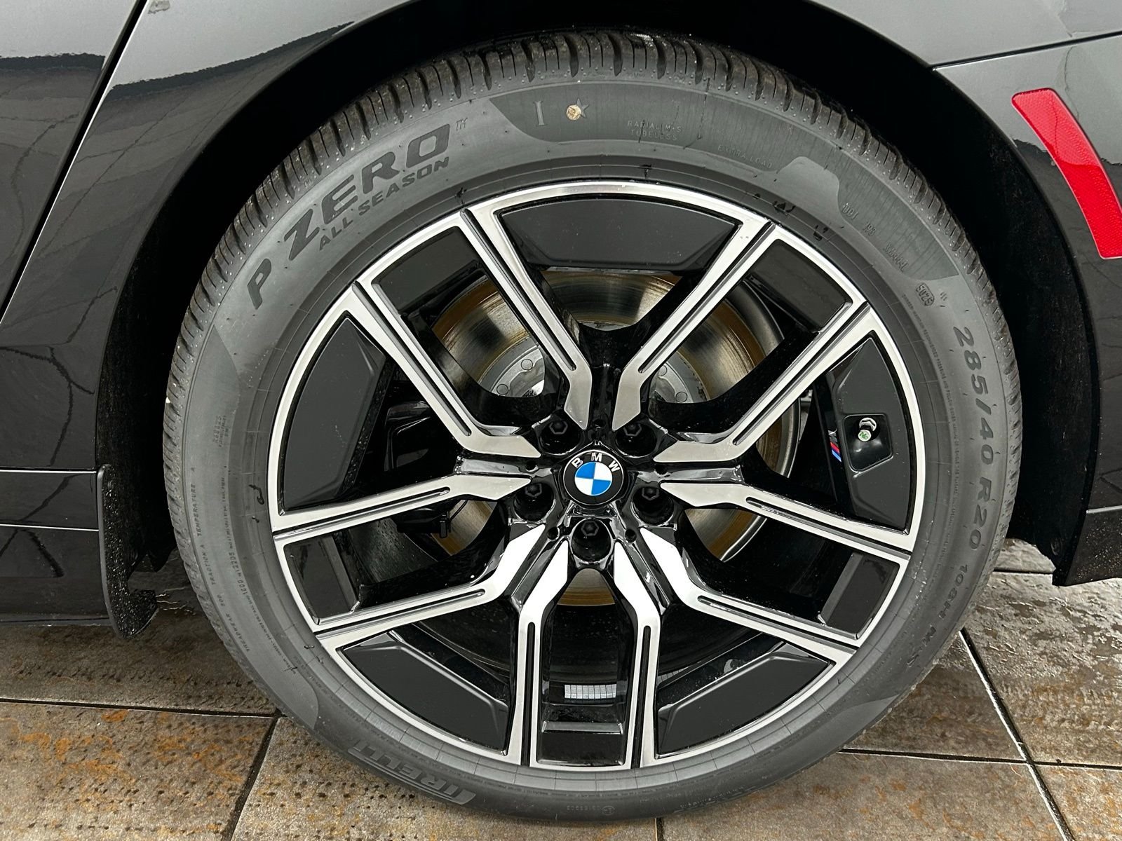 New 2026 Black Sapphire Metallic BMW xDrive60 image 60