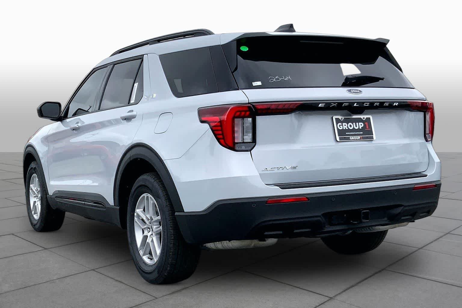 New 2026 Space White Metallic Ford Active image 9