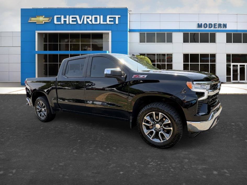 Used 2023 Black Chevrolet LT image 6