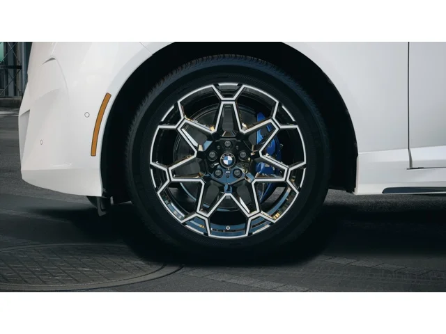New 2027 Mineral White Metallic BMW  image 7