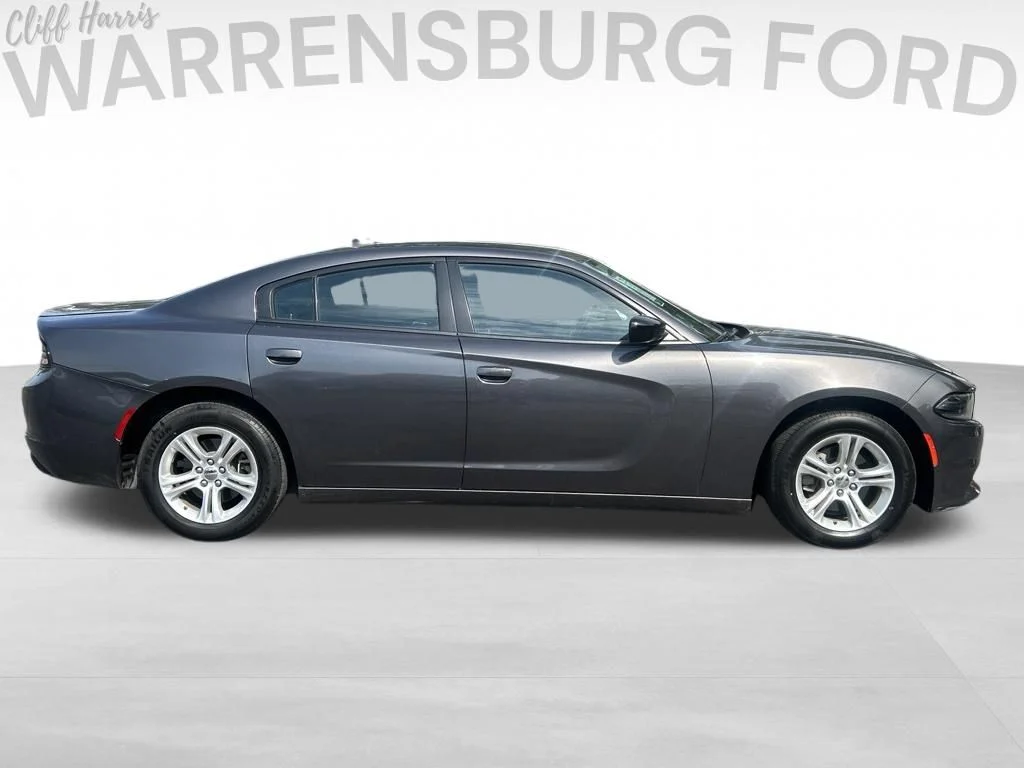 Used 2023 Granite Crystal Clearcoat Metallic Dodge SXT image 8