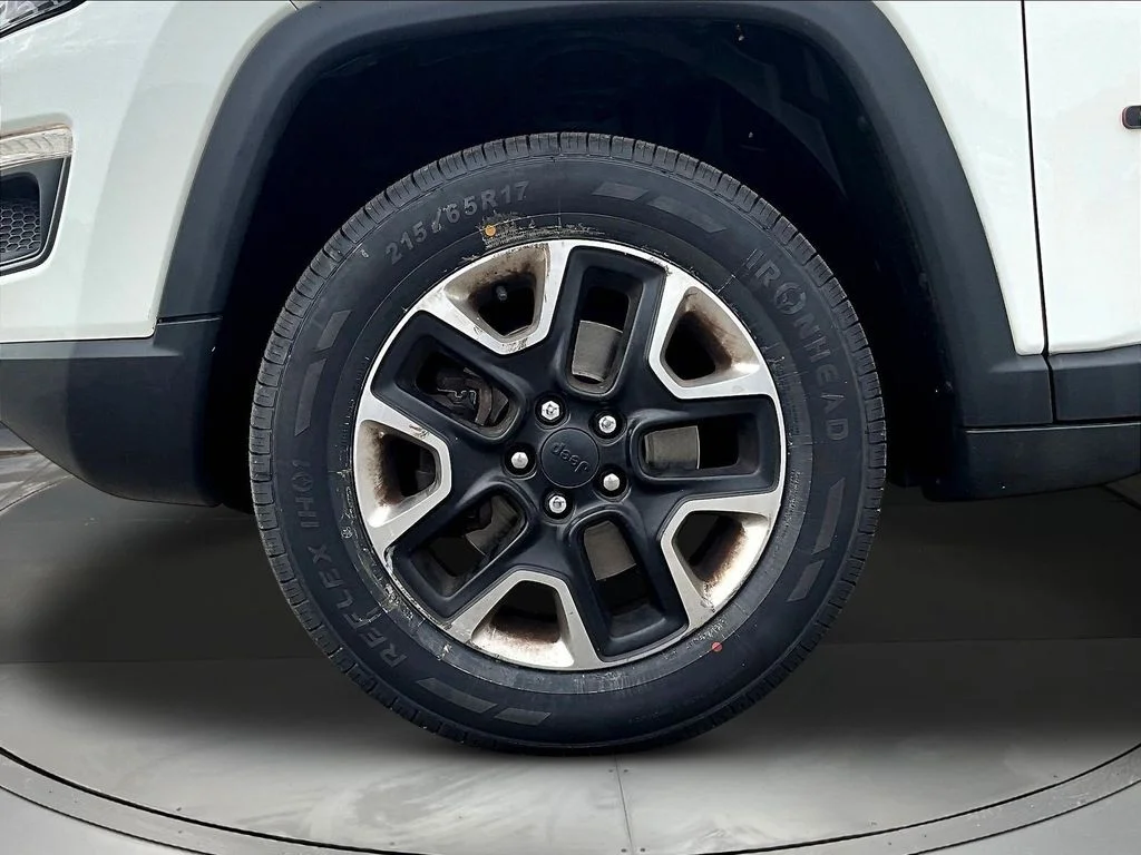 Certified Used 2018 White Jeep Trailhawk image 37