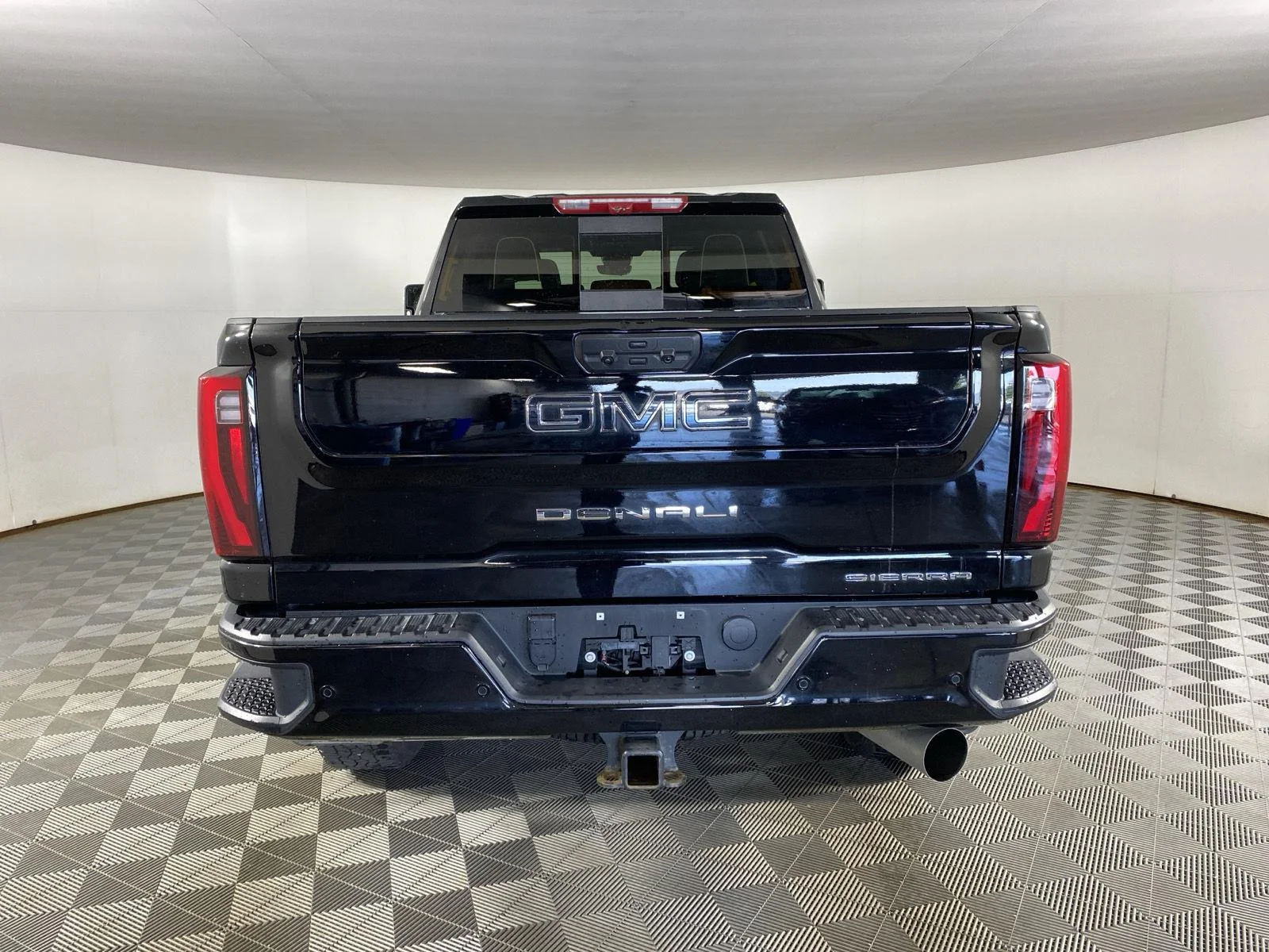 Used 2024 Onyx Black GMC Denali Ultimate image 6