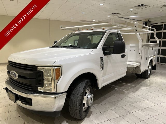 2017 Ford F-350 Super Duty Chassis Cab