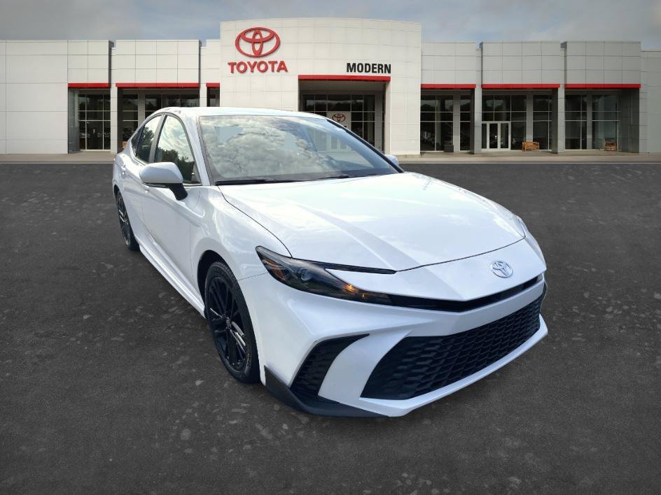 Used 2025 Ice Cap Toyota SE image 3