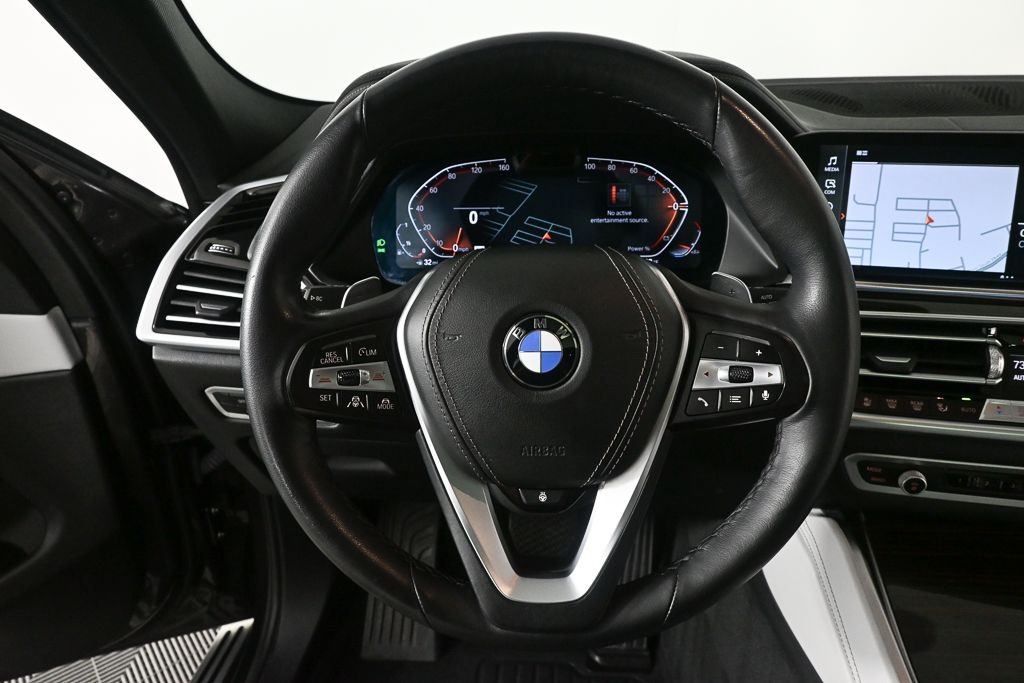Used 2023 Gray BMW xDrive40i image 2