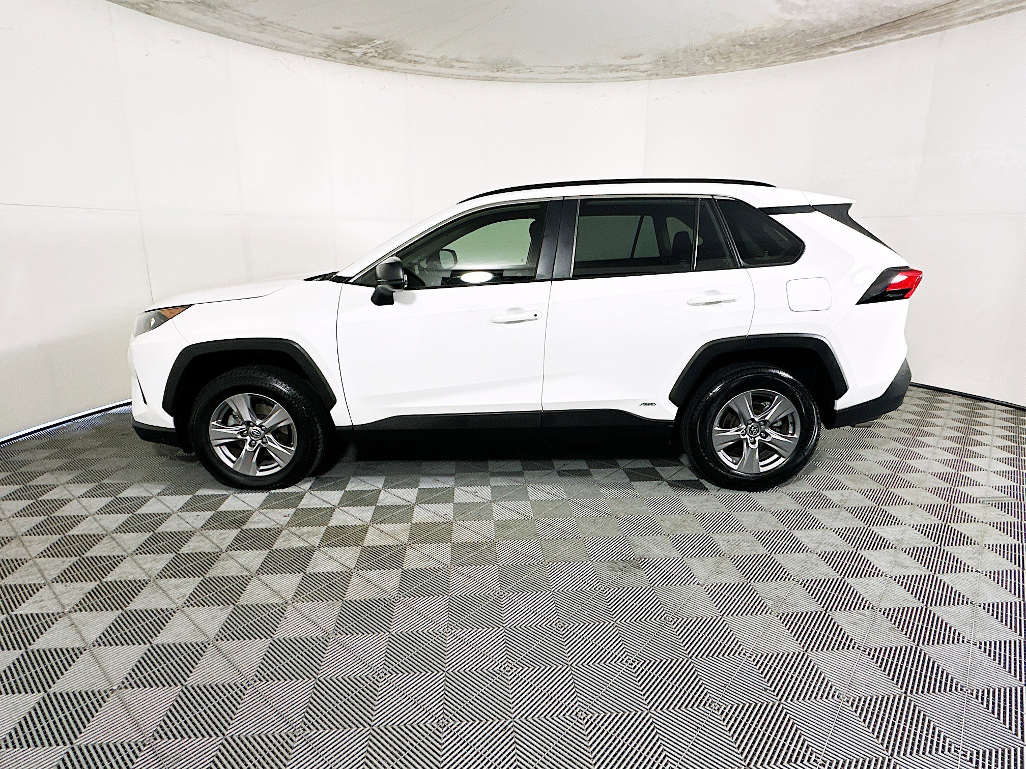 2022 Toyota RAV4 thumbnail 8