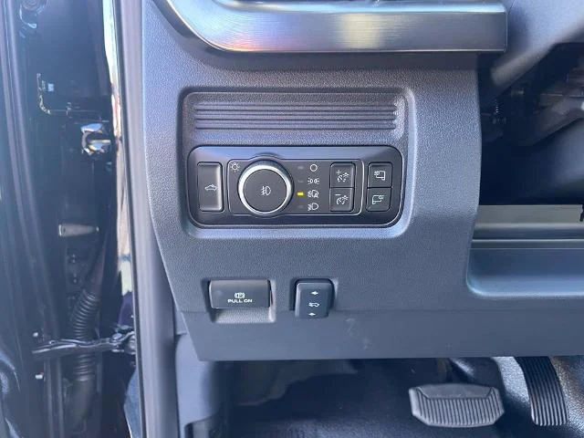 New 2027 Agate Black Metallic Ford F-450® LARIAT® image 40
