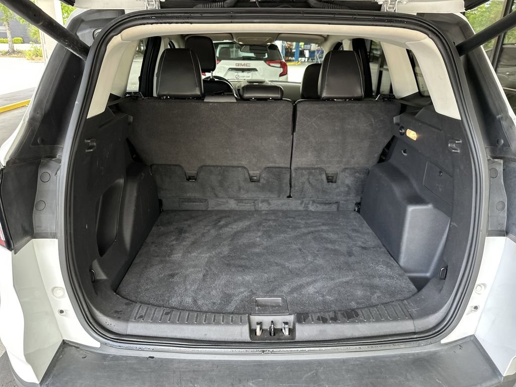 Used 2018 White Ford SEL image 31