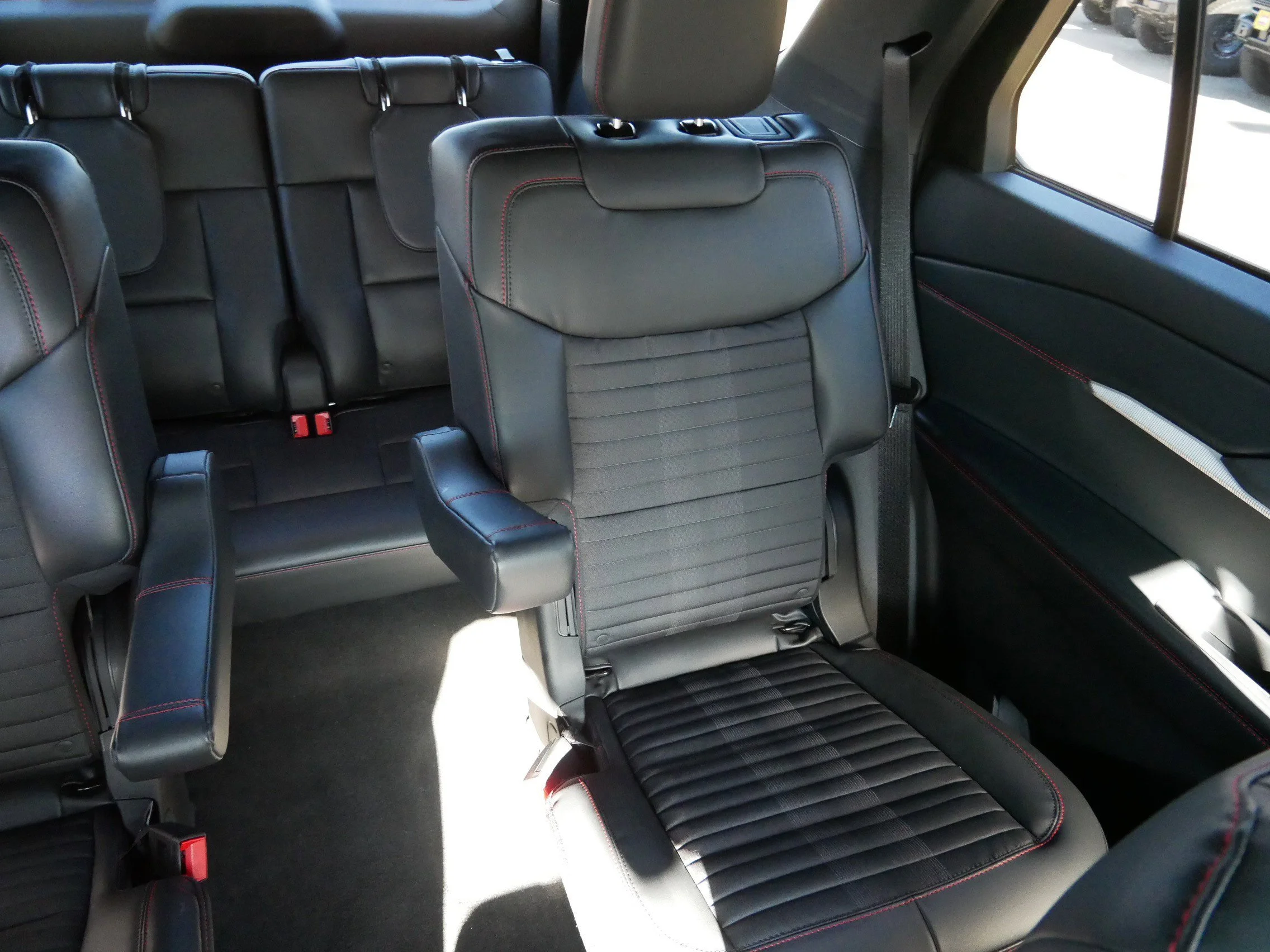 New 2026 Agate Black Metallic Ford ST-Line image 14