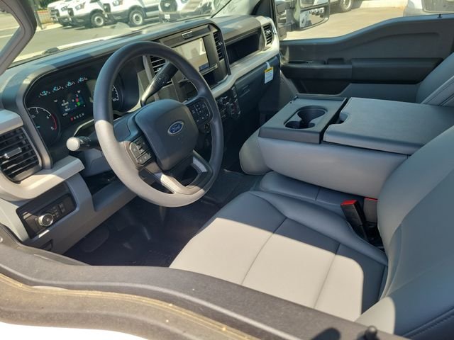 New 2026 Oxford White Ford F-450® XL image 3