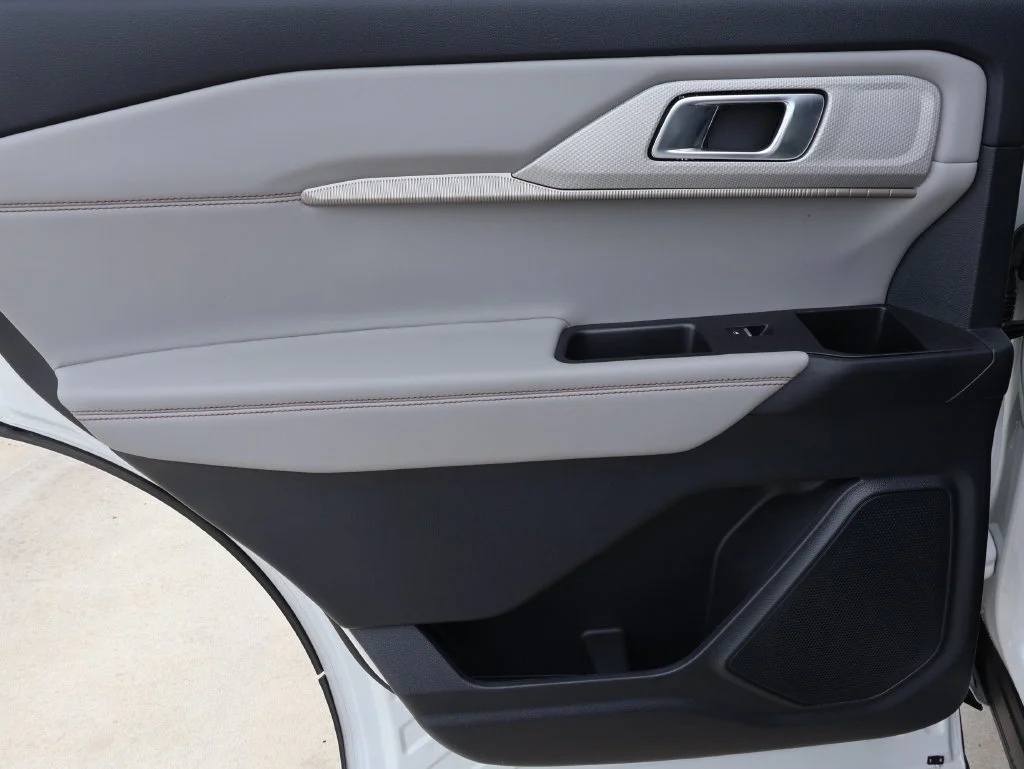 New 2026 Star White Metallic Tri-Coat Ford Active image 18