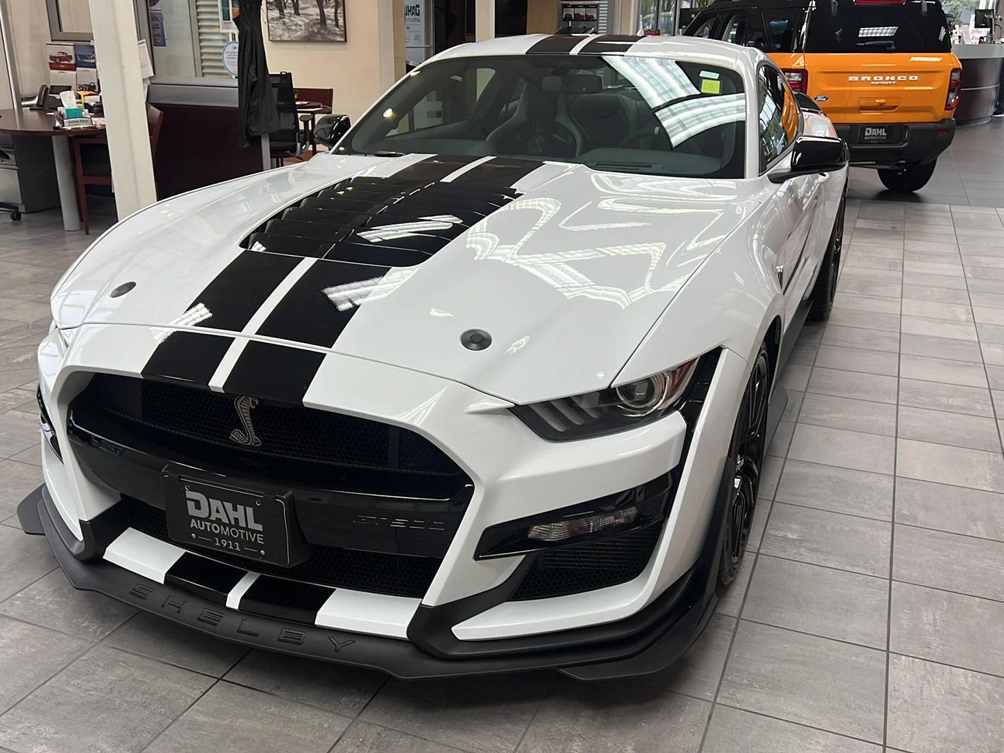 Used 2021 Oxford White Ford Shelby GT500 image 11
