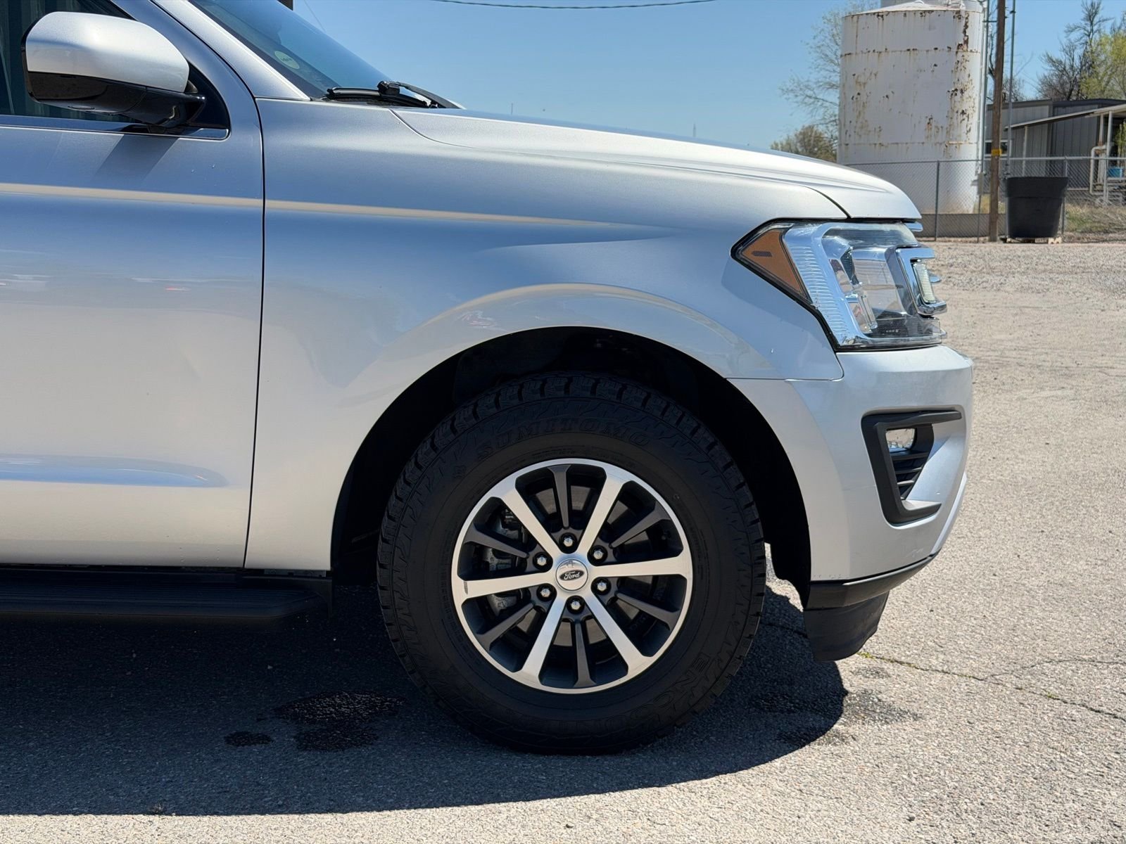 View vehicle photo 4