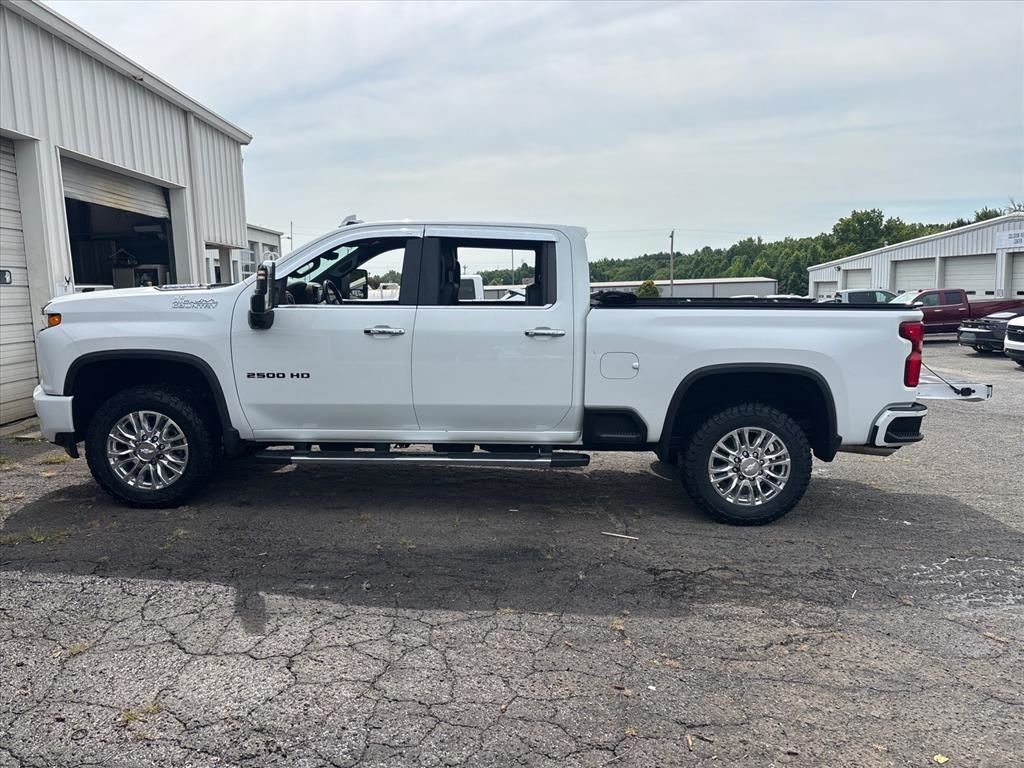 Used 2020 White Chevrolet High Country image 7