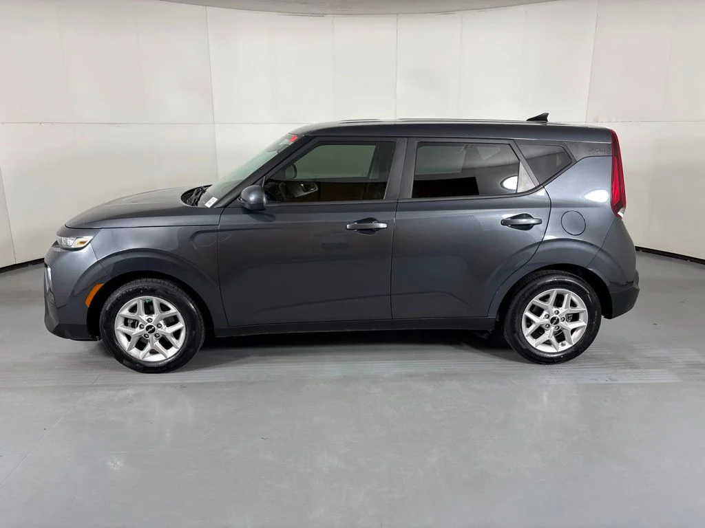 Used 2022 Gray Kia LX image 5