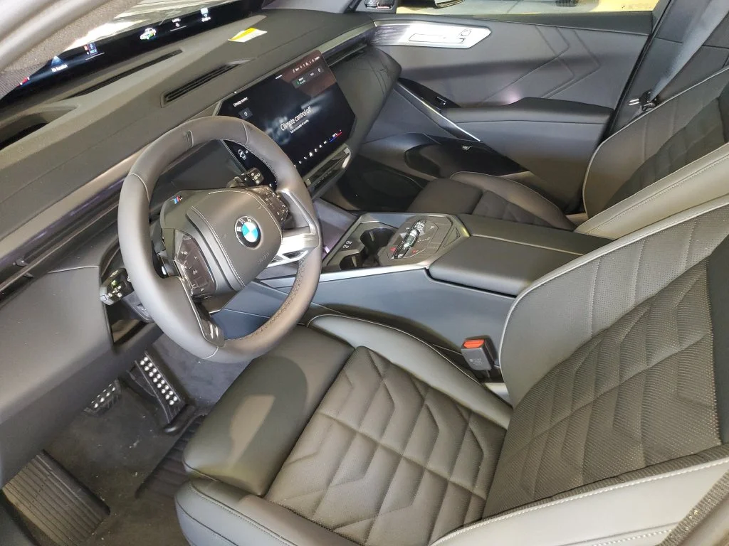 New 2027 Space Silver Metallic BMW  image 15