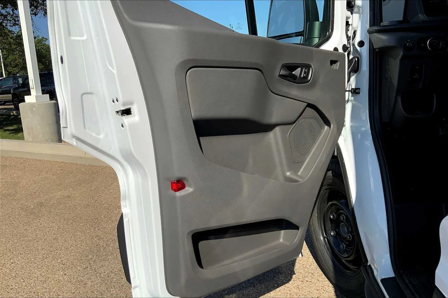 2025 Ford Transit Passenger Van XLT - Photo 10