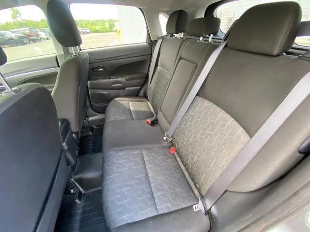 Used 2023 Silver Mitsubishi 2.0 ES image 12