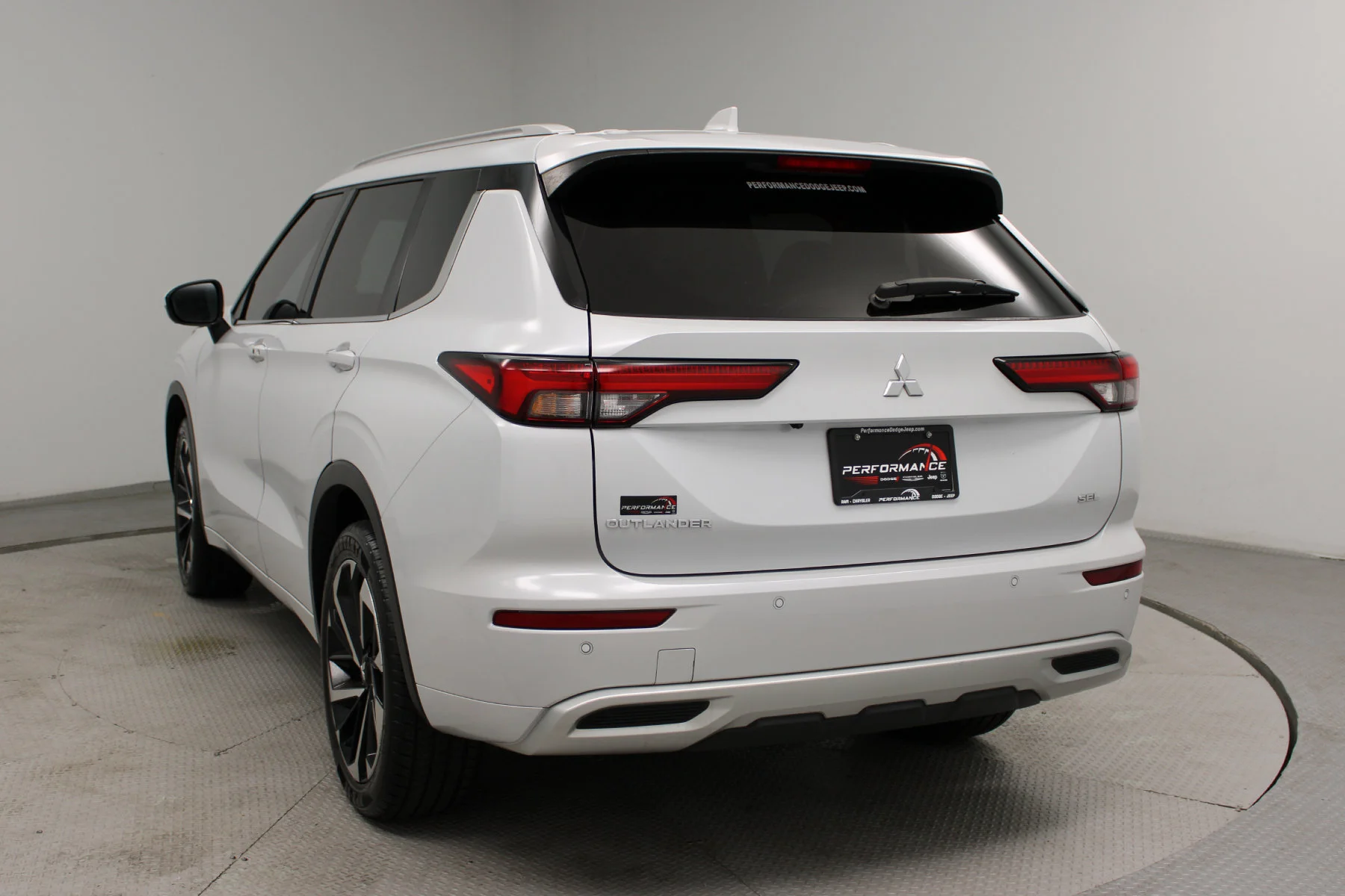 Used 2023 White DIAMOND Mitsubishi SEL 2.5 2WD image 16