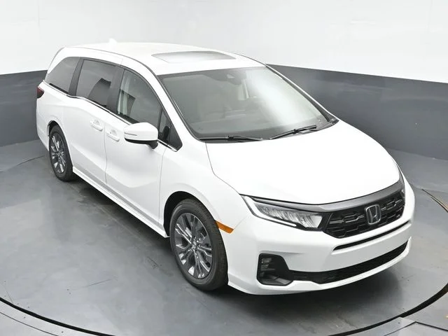 Used 2025 Platinum White Pearl Honda Touring image 13