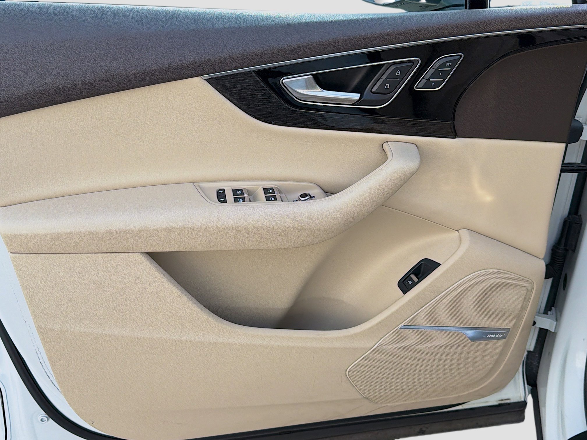 Used 2019 Glacier White Audi Premium Plus image 21