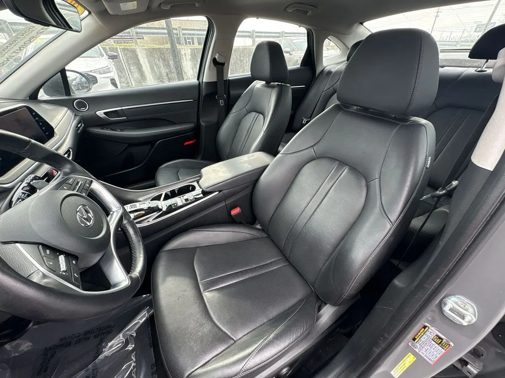 Used 2022 Gray Hyundai Limited image 13