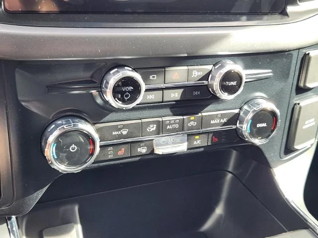 New 2026 Oxford White Ford XLT image 37