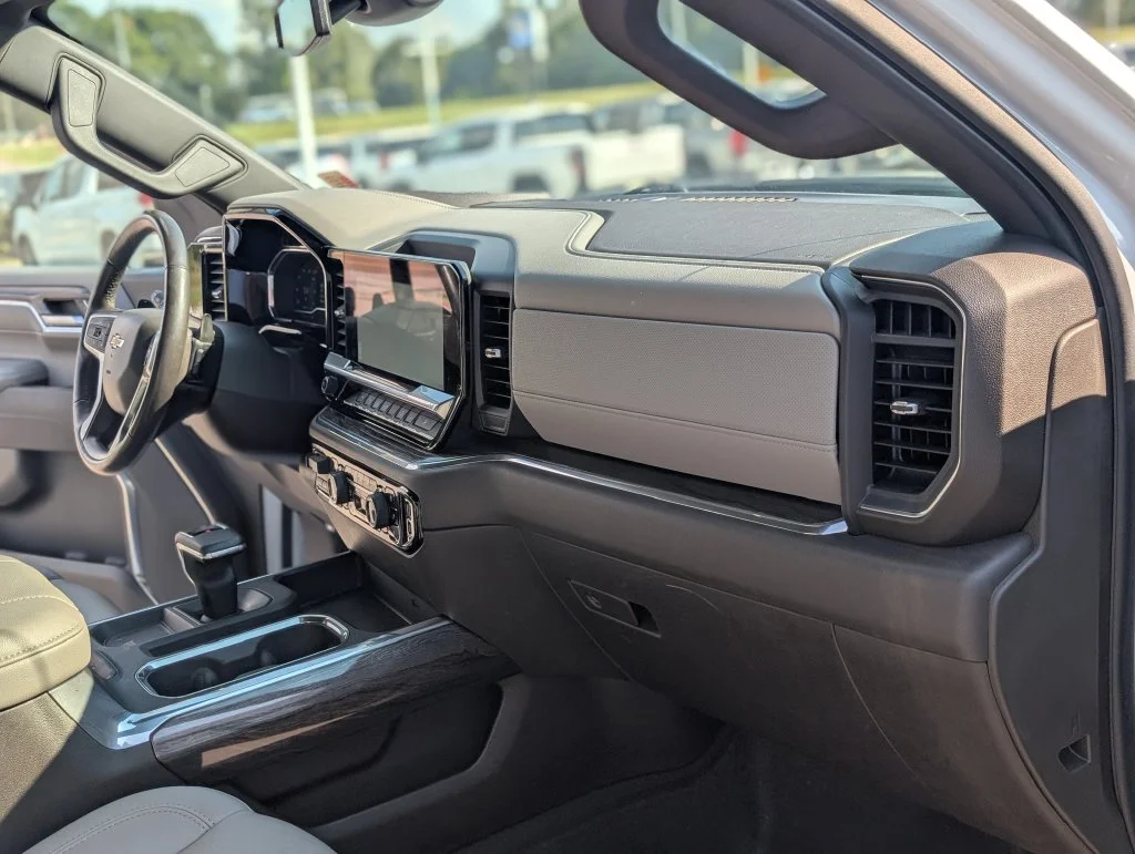 Used 2023 White Chevrolet LTZ image 39