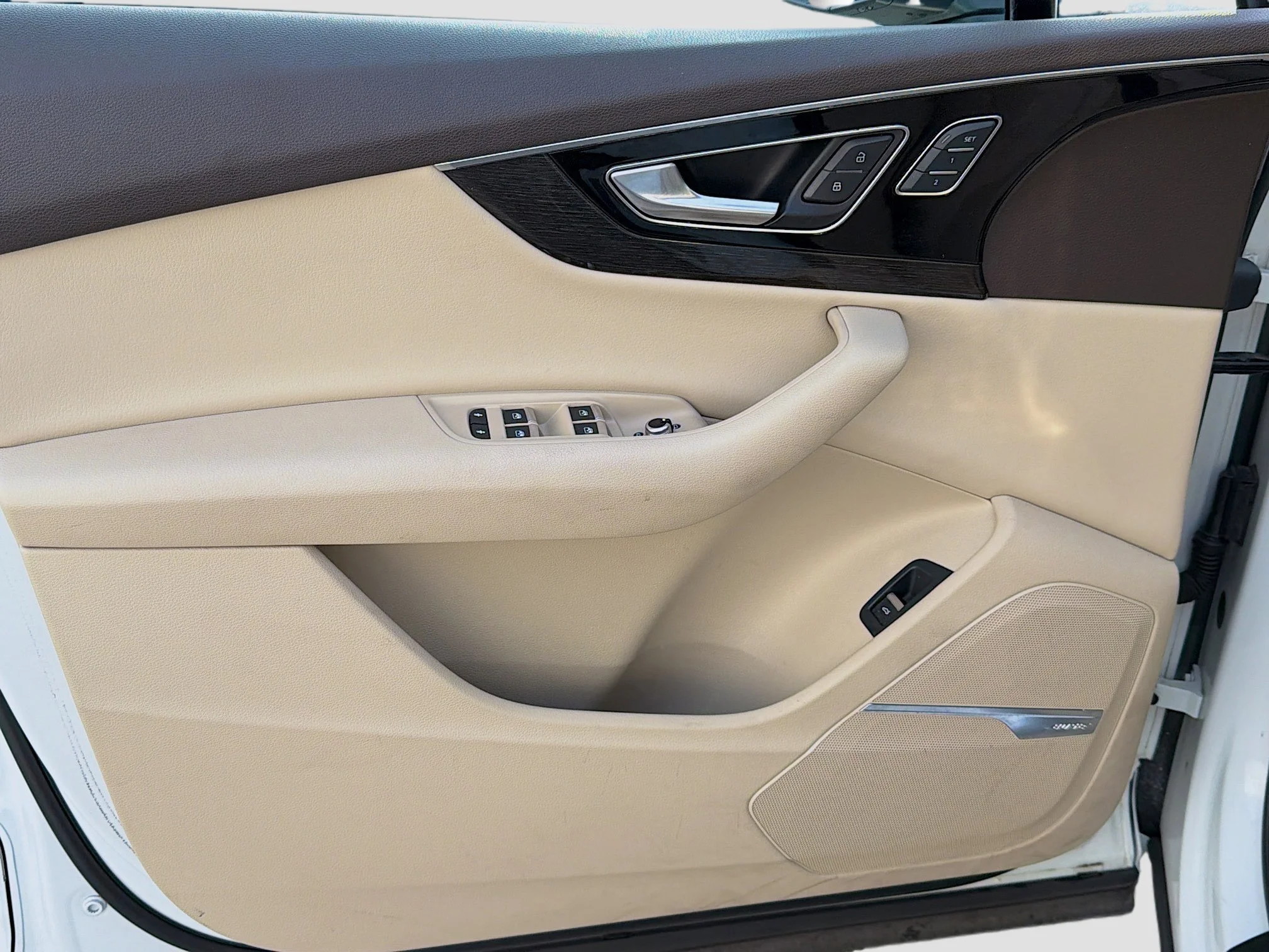 Used 2019 Glacier White Audi Premium Plus image 21