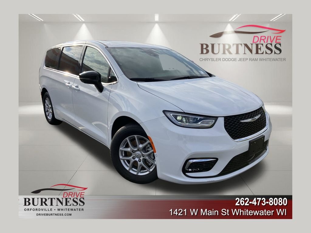 2026 Chrysler Pacifica Select's photo