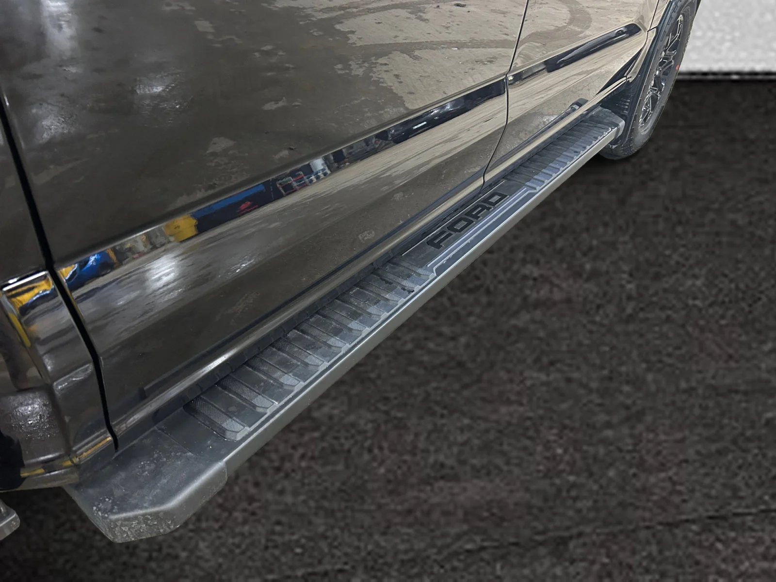 New 2026 Agate Black Metallic Ford XLT image 11