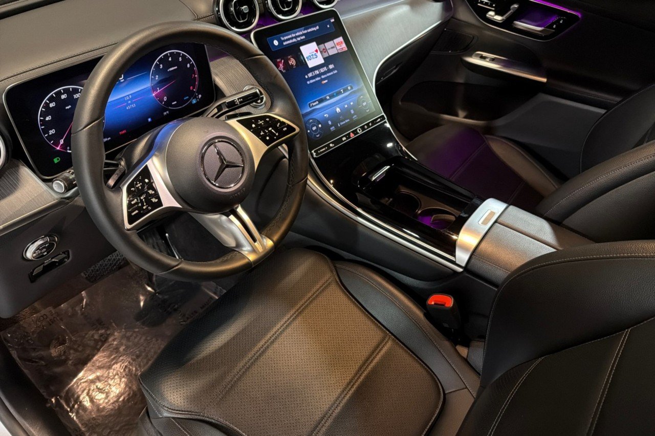 Used 2024 Cirrus Silver Metallic Mercedes-Benz GLC 300 image 9