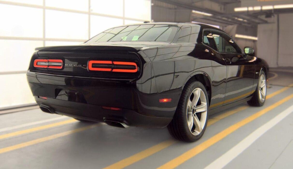 Used 2015 Pitch Black Clearcoat Dodge R/T image 3
