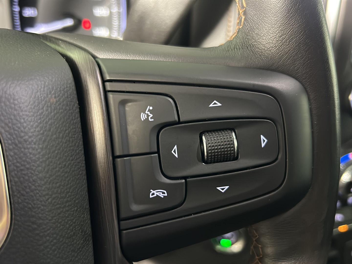 Used 2022 Onyx Black GMC AT4 image 26