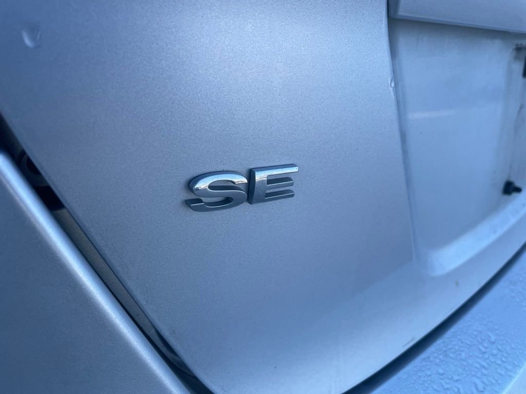 Used 2014 Ingot Silver Ford SE image 11