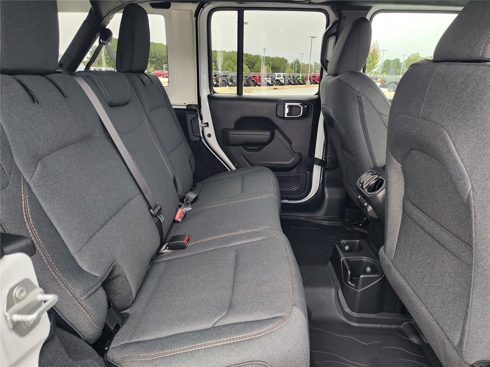 2026 Jeep Wrangler 4-Door Willys - Photo 8