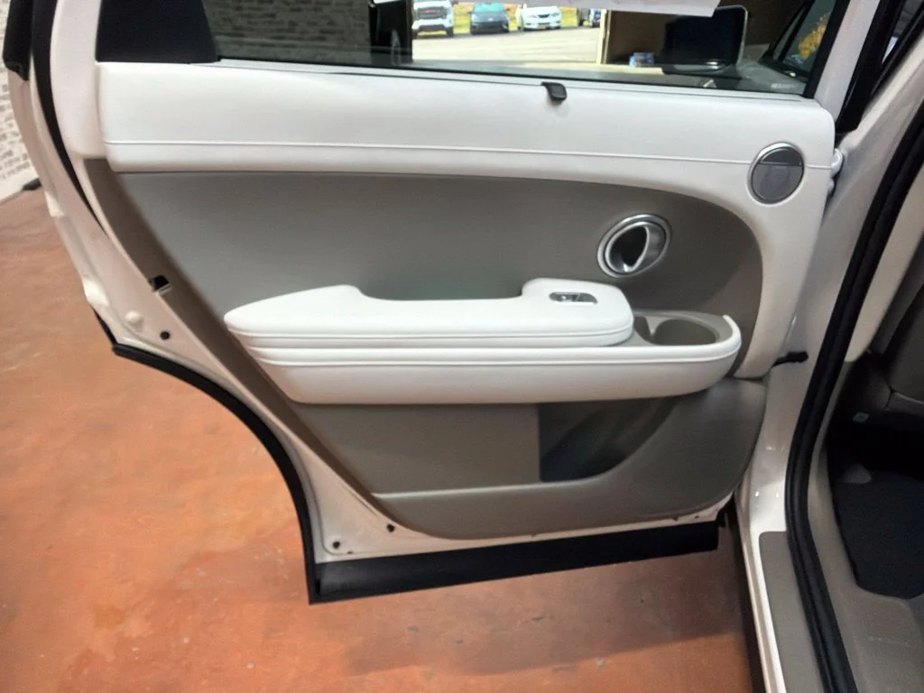 New 2027 Creamy White Pearl Hyundai SEL image 17