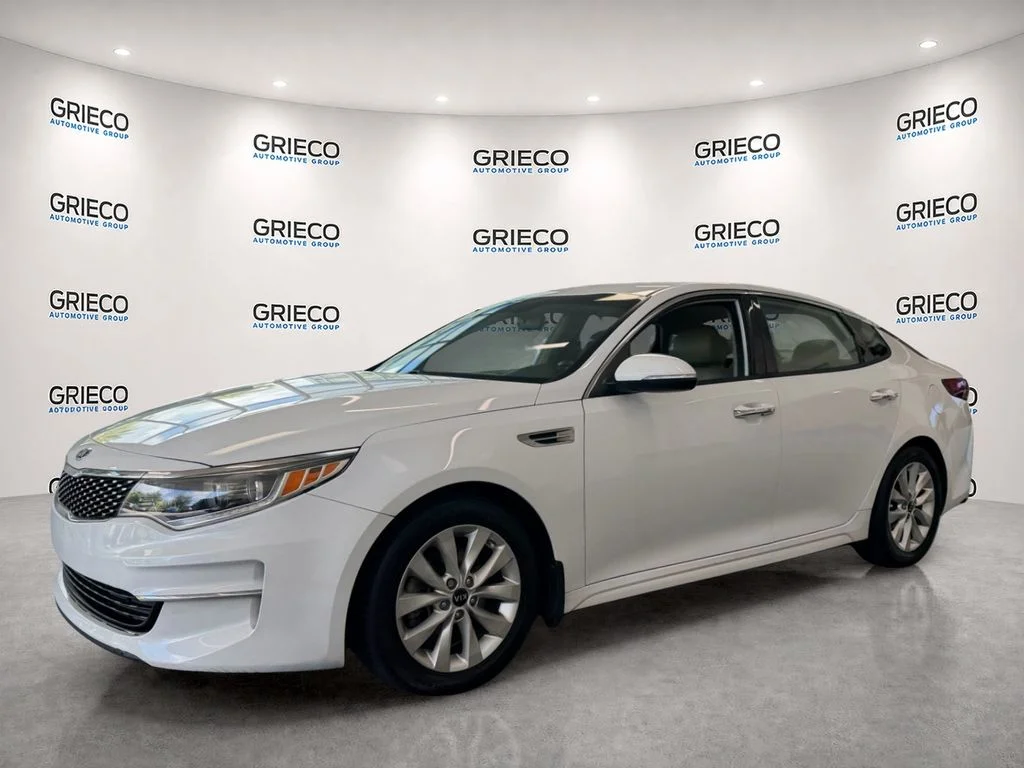 Used 2018 White Kia EX image 3